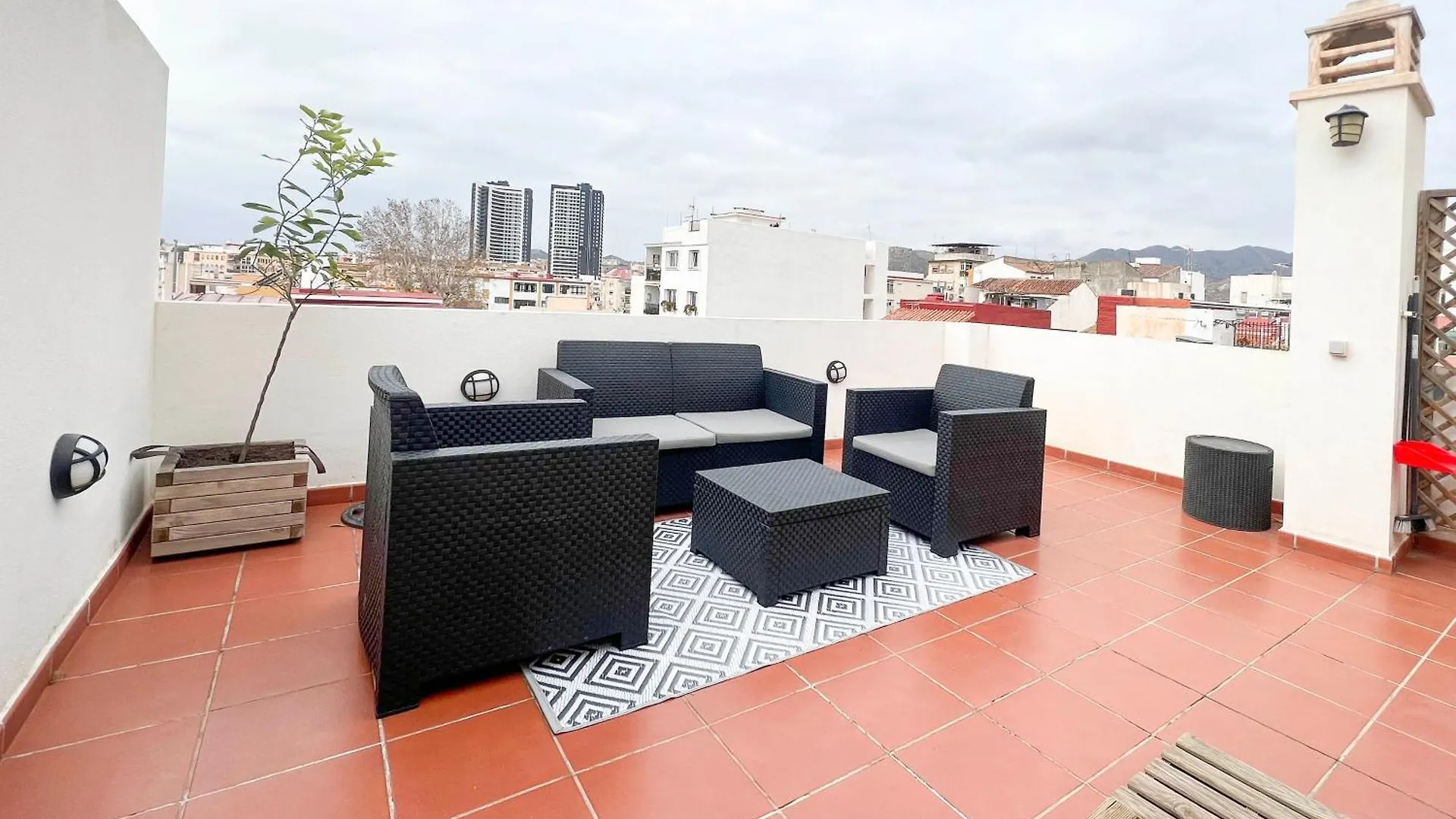 マラガBarcelo 30, Terrace, Center, Garage On Request, Quite Neighborhood, Baアパートメント